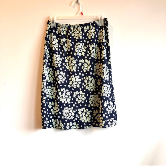 Hillard & Hanson Dresses & Skirts - Hilliard & Hanson floral midi skirt xs